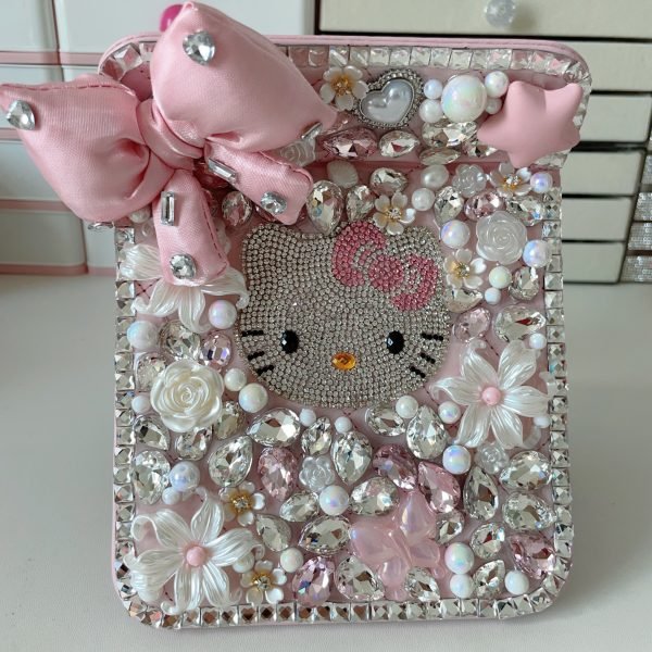 003 Diamond-encrusted makeup mirror