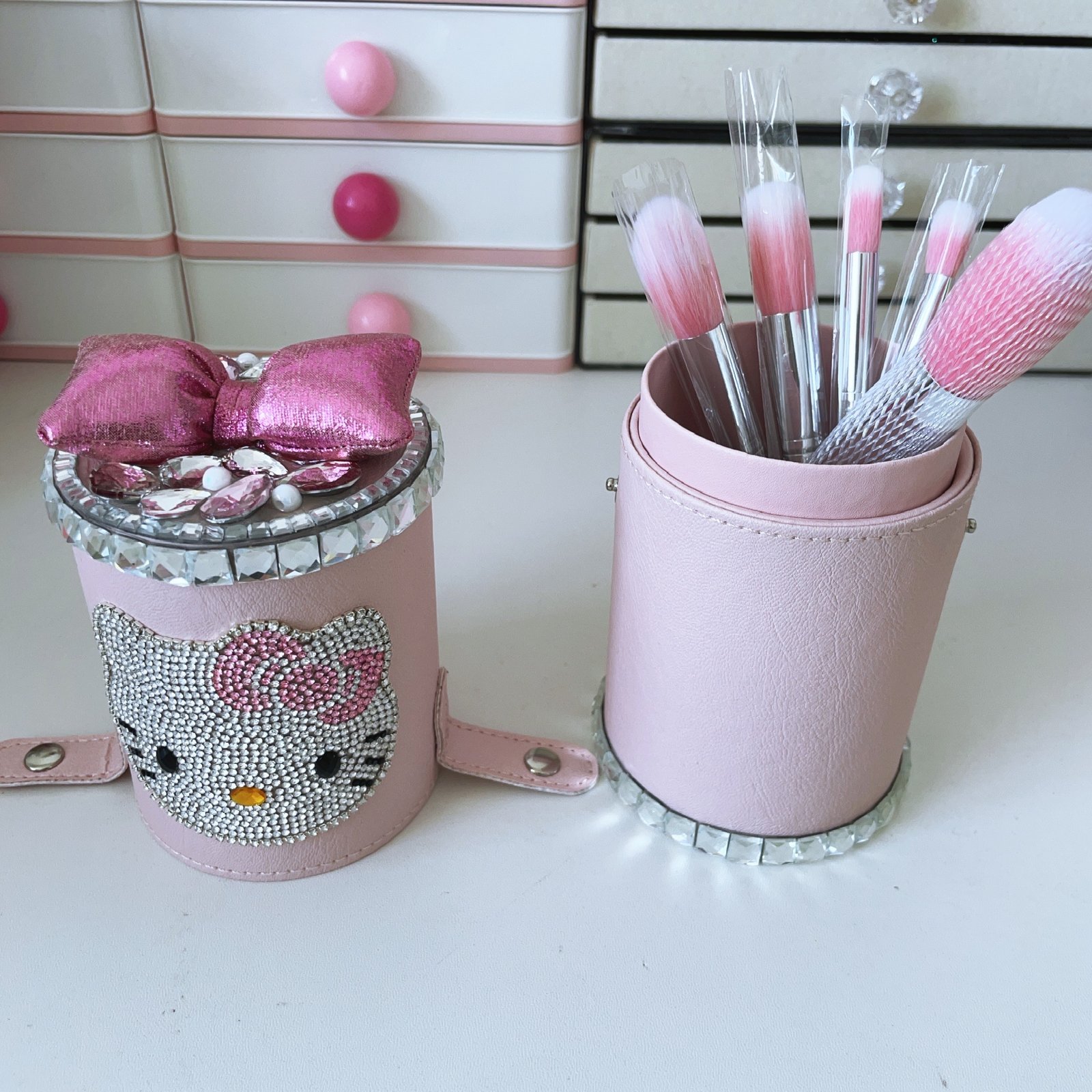 008 Makeup brush storage bucket - Image 3
