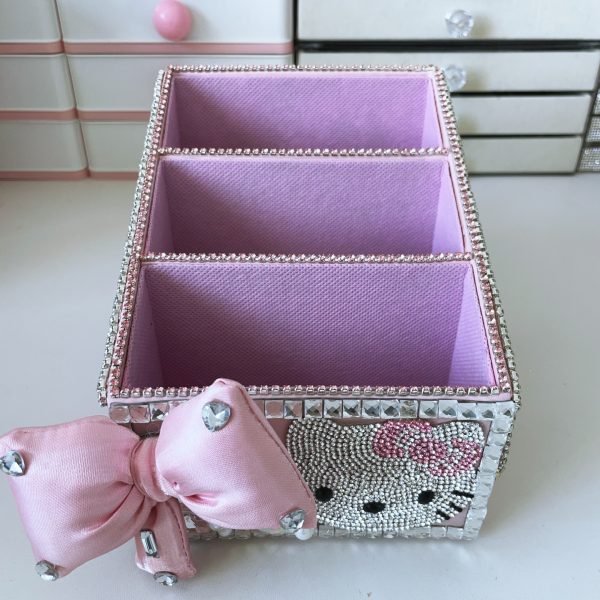 007 Diamond-encrusted storage box