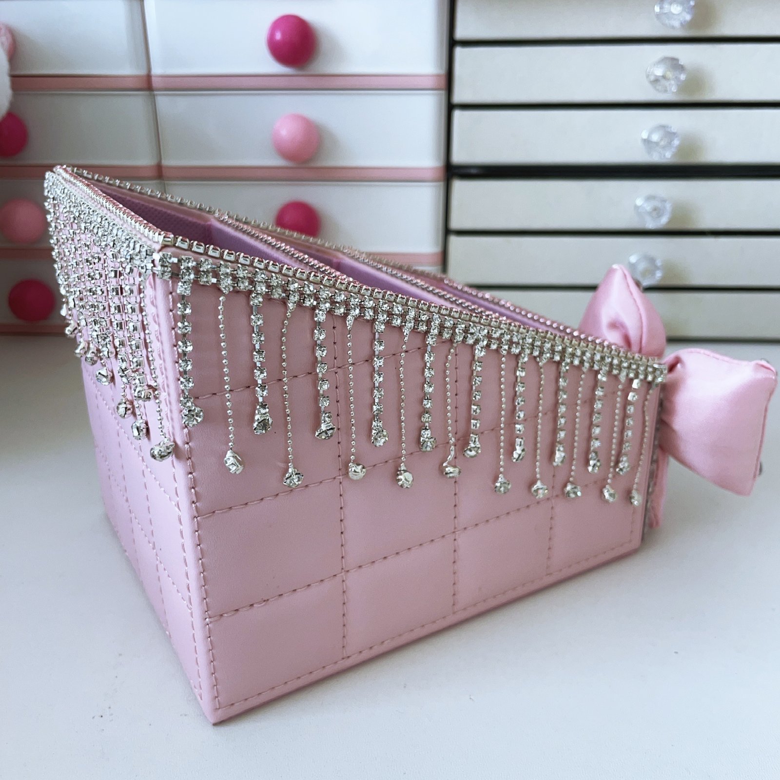 007 Diamond-encrusted storage box - Image 3