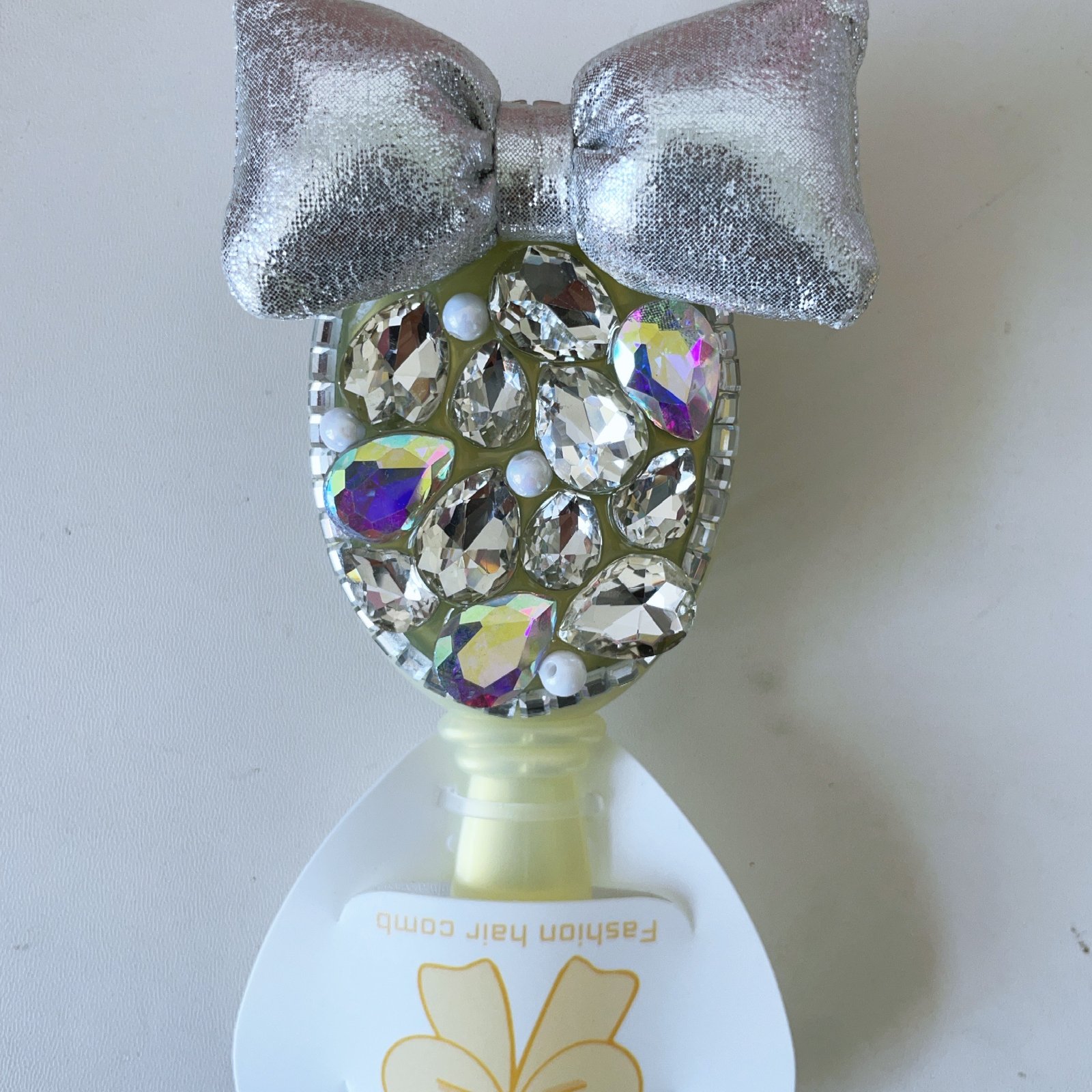 011 Diamond-encrusted brush - Image 3